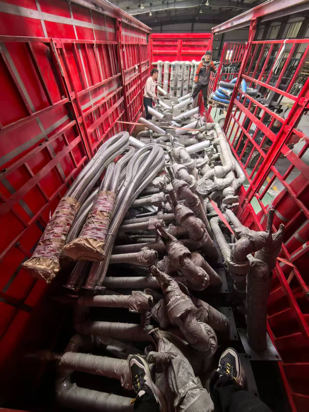 �����Ͼ��ͻ��ɹ���һ���𳵶���ж���׹ܺͽ���������װ������ʹ���ֳ�